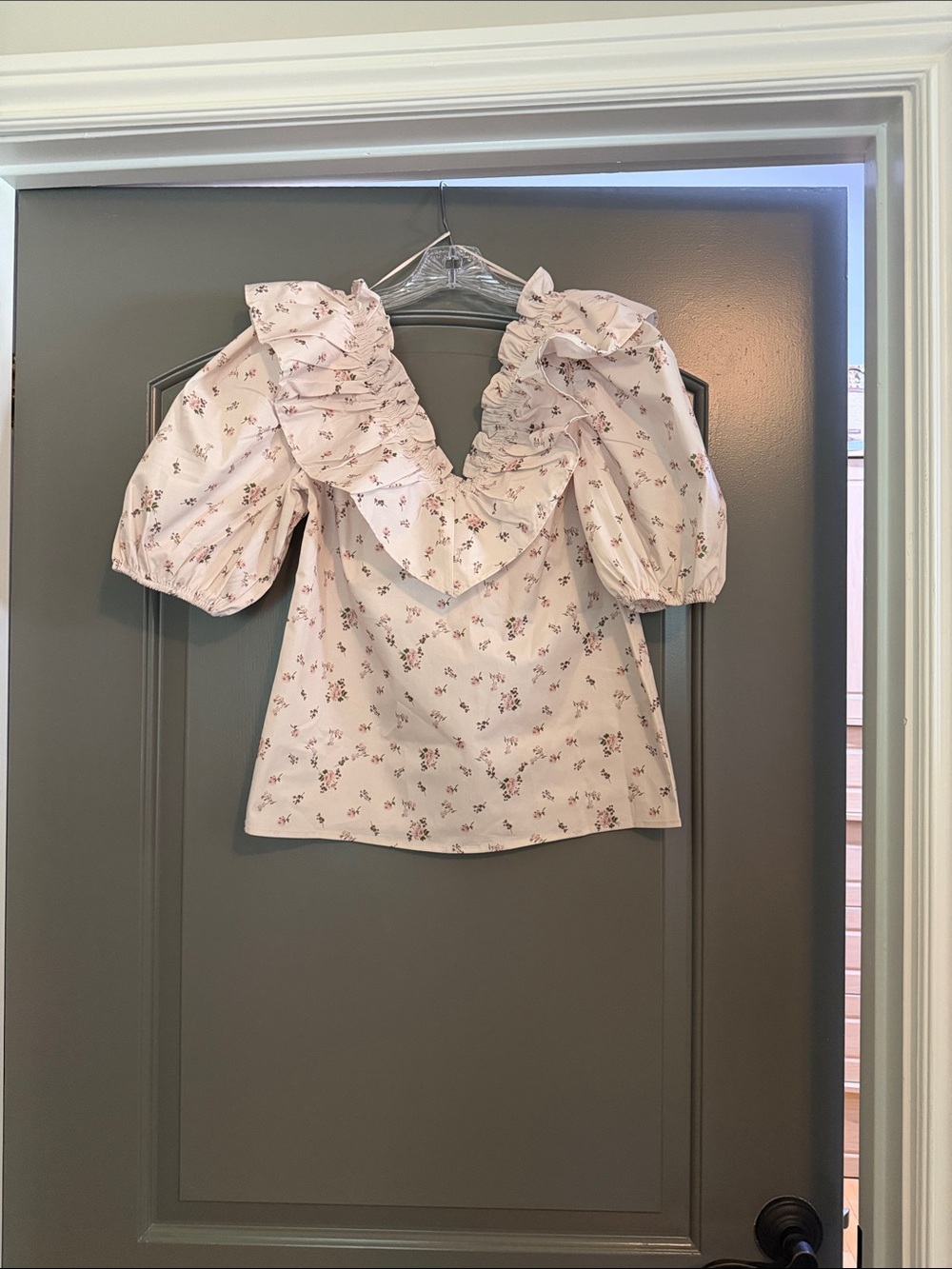 Ruffled V-Neck Puff Sleeve Floral Blouse